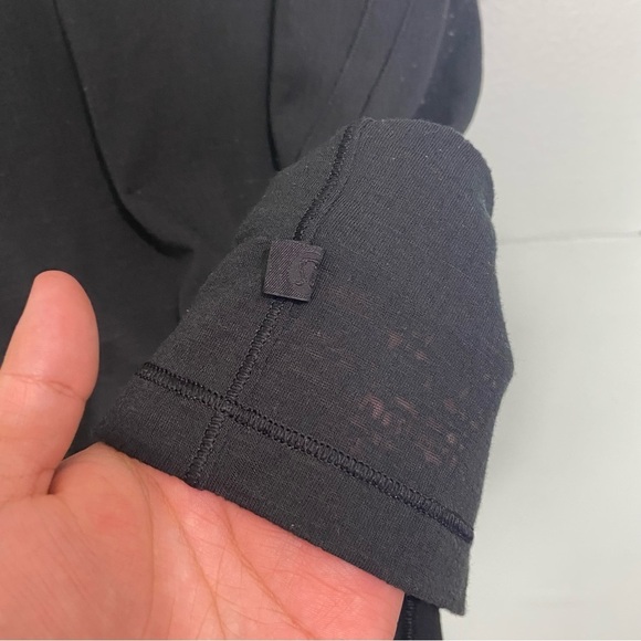 Lululemon Sheer T Shirt Slit Asymmetrical Hem Tee Black Veil Sz 12‎ - Picture 3 of 5